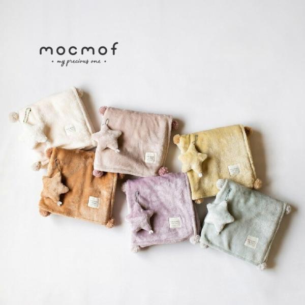 【商品説明】軽く、肌触り抜群のフリース素材で作ったブランケットです。大人の膝掛けや、ベビーのお昼寝におすすめ。同素材のお星様チャームのおまけ付き。【サイズ】Free(総丈:76cm/総幅:76cm)【素材】本体　ポリエステル100％中わた　...