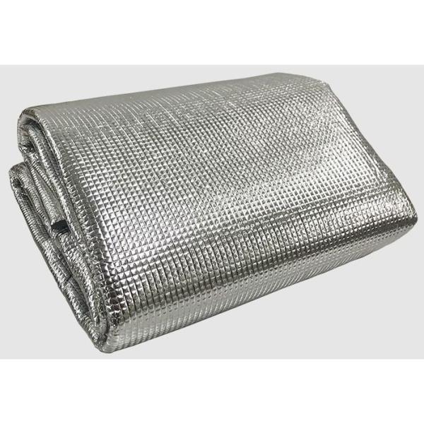 電気カーペットの下に敷くだけで手軽に節電できるアルミシート。
