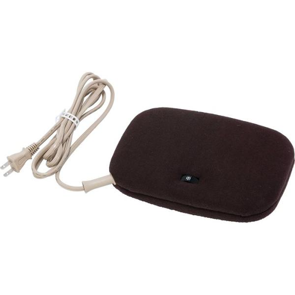 電気あんかといえば、平形タイプがスタンダードな形となります。布団の中で足元をあたためる電気あんかは、コンセントに差しこむだけで使用できます。平形タイプは幅が約23cmとコンパクトなサイズとなっているのも特長です。【あたたかみのあるブラウンカ...