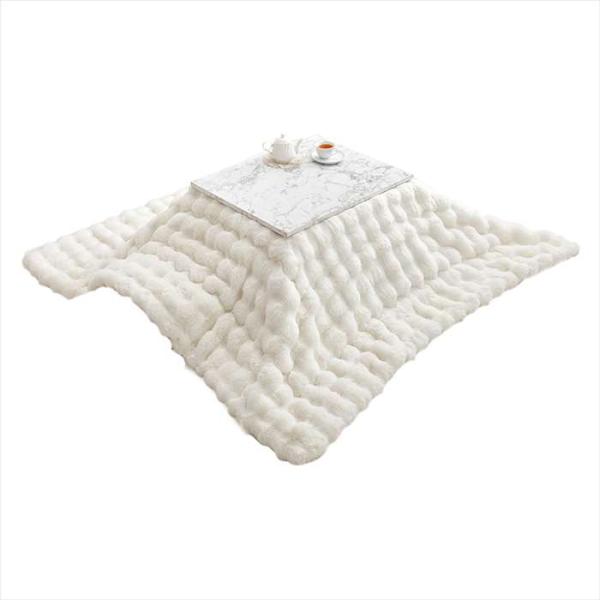 おしゃれで可愛い大理石柄のこたつテーブル。コンパクトでひとり暮らしのお部屋でも置きやすいサイズです。ラビットファーのような、ふわもこの掛け布団セット。