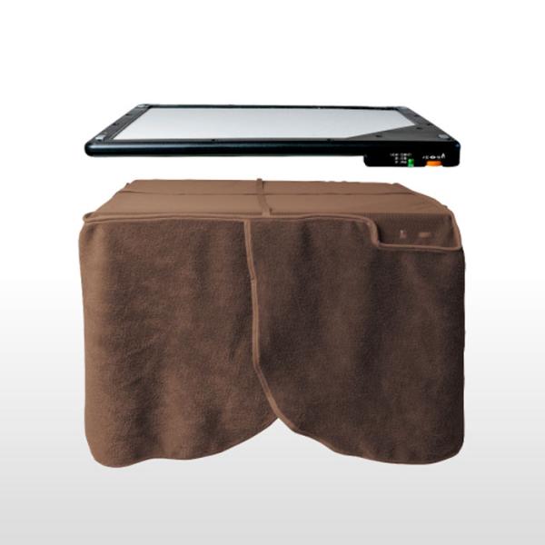 机の下に取り付けて足元を温める、脚/カバー付きテーブルヒーター。体の芯まで温まるカーボンヒーターを机の下に取り付けて足元を暖めます。マグネットで机の下に簡単取付。両面テープで専用金具をつければ木製テーブルでも使用できます。人感センサーで電気...