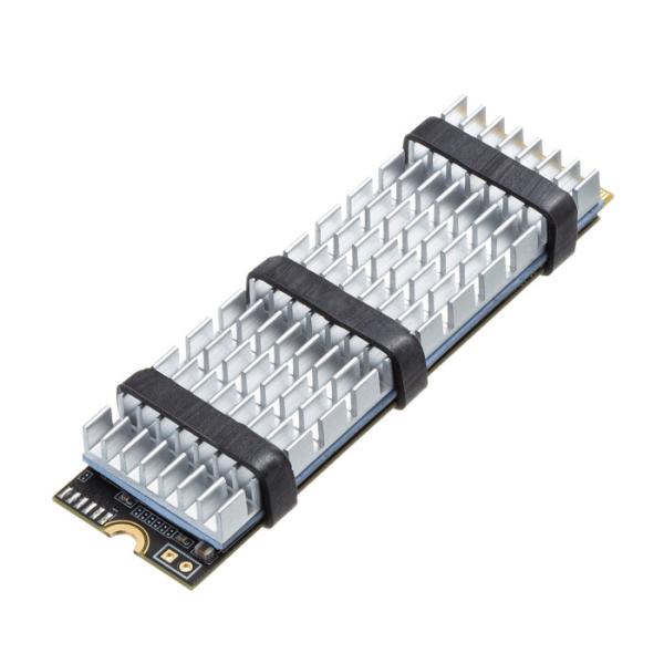 ●発熱の大きなM.2 SSD用ヒートシンクです。●スリット形状に切り込みを入れた放熱性に優れた形状です。●ヒートシンクとM.2 SSDの間に付属の熱伝導シリコンパッドを挟むことで更に放熱効果が高まります。●M.2 SSD以外にも発熱の大きな...