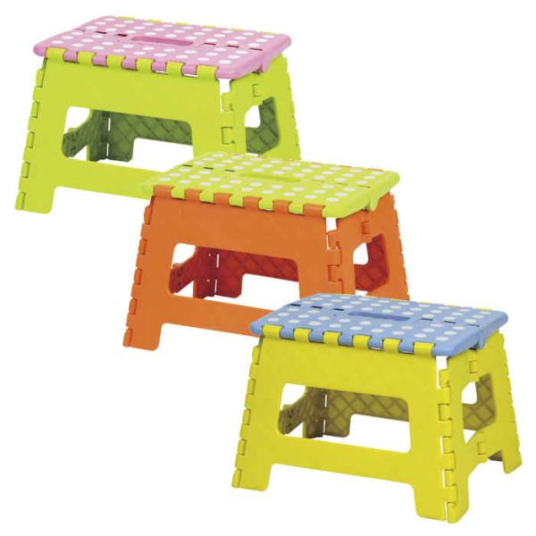 様々なシーンで使える、折りたたみクラフタースツール。軽量で持ち運びがラクなので、キャンプなどのアウトドアに最適です。高い所のものを取ったり、お掃除するのにも便利。折りたたみできるので、使わない時にはコンパクトに収納できます。ポップなカラーな...