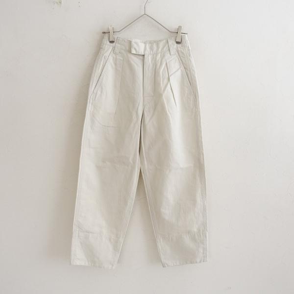 美品24SS MARGARETHOWELL コットン カービー テーパードパンツ 美品24SS MARGARETHOWELL コットン カービー テーパードパンツ