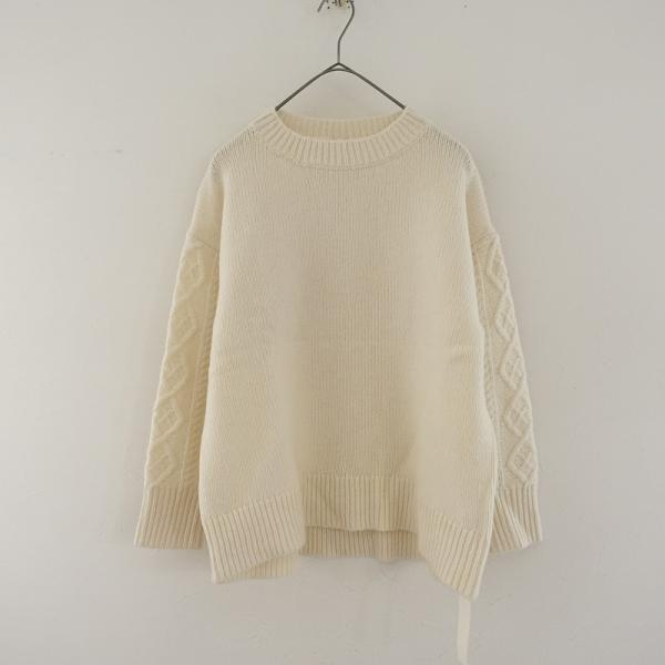 【着用2回】OBLI♡オブリ　ボーダーニットトップス　ホワイト 着用2回】OBLI♡オブリ ボーダーニットトップス ホワイト TOPS