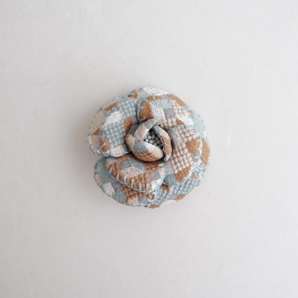 ミナペルホネン　コサージュ　sound drop　グレー　ブローチ ミナペルホネンハンドメイドブローチ ブローチ ゆあこ 通販 19641681