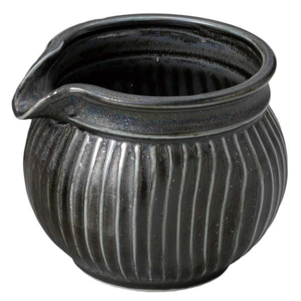 〜酒器〜シンプルでモダンなものから、純和風の伝統柄のものまで豊富に取り揃えました。お酒を見た目にもおいしくするおしゃれな陶製の器で、至福のひとときを。サイズ: 直径 7.5×高さ 9cm 220cc生産:日本製陶磁器は製造する温度、湿度、釉...