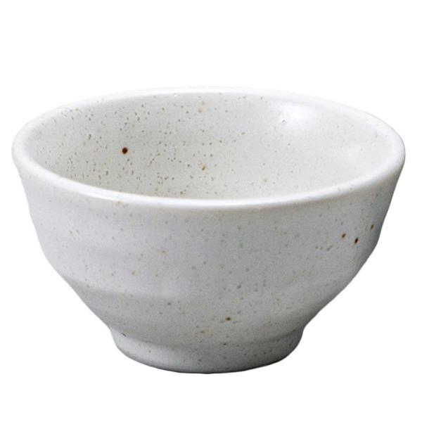 〜酒器〜シンプルでモダンなものから、純和風の伝統柄のものまで豊富に取り揃えました。お酒を見た目にもおいしくするおしゃれな陶製の器で、至福のひとときを。サイズ: 直径 6×高さ 3.2cm 50cc生産:日本製陶磁器は製造する温度、湿度、釉薬...