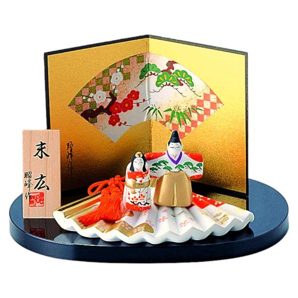 陶器の雛人形です。マンションやアパートなどにお住まいで大きな雛壇はいらないという方、また玄関先にちょっと飾りたいという方に特にお勧めです。ひな祭りの思い出はお子さんの心にずっと残ります。かわいいガラスのひな人形で、和心のある素敵な日にしてあ...