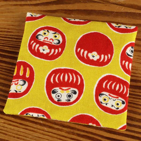 だるまの置物　3個セット　ミニ座布団付き　ちりめん　ハンドメイド　縁起物　お正月 お正月飾り ミニダルマ3ヶ ミニ座布団セット ちりめん ミニチュア 置物