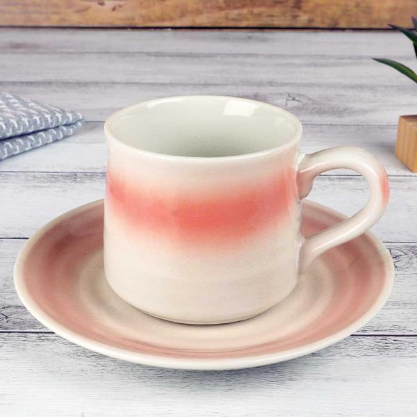 素敵な和のコーヒー碗皿です。鉄粉や釉薬のむら、小さなピンホール、触って痛くない程度の突起など、アウトレットの症状が見られるため、お得な価格でご提供します。自分で使う分にはまったく問題の無いコーヒーカップ＆ソーサーのため、廃棄するのはとてもも...