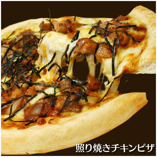 鶏肉はトッピングしただけではなく、淡路島産の玉ねぎと一緒に自家製照り焼きソースでじっくり味付けしています。ソースは自家製の照り焼きソースで相性抜群のマヨネーズをふりかけています。袋に付けているきざみのりは焼いた後にトッピングして下さい。冷凍...