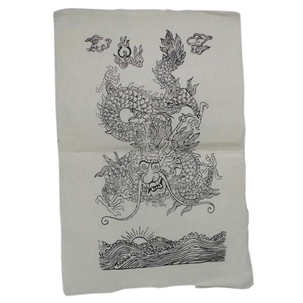 縁起のいい龍 ドラゴンの絵柄シンプルなモノクロでインテリアとしてもおしゃれです。手漉きロクタ紙に描かれています。■全体の大きさ縦:約75cm 横:約50cm■ご注意点ネパールで作られた製品です折り目が付いていたり、端に破けが見られたり　シミ...