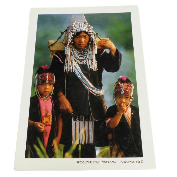 タイ・山岳民族の人々や風景を映した素朴な風景.農村風景とてもきれいな写真プリントのポストカードです。■全体の大きさ縦:15.3cm 横:10.5cm重さ:5.2g■ご注意点アジアのポストカードです。経年劣化等により四隅の角がつぶれている裏面...
