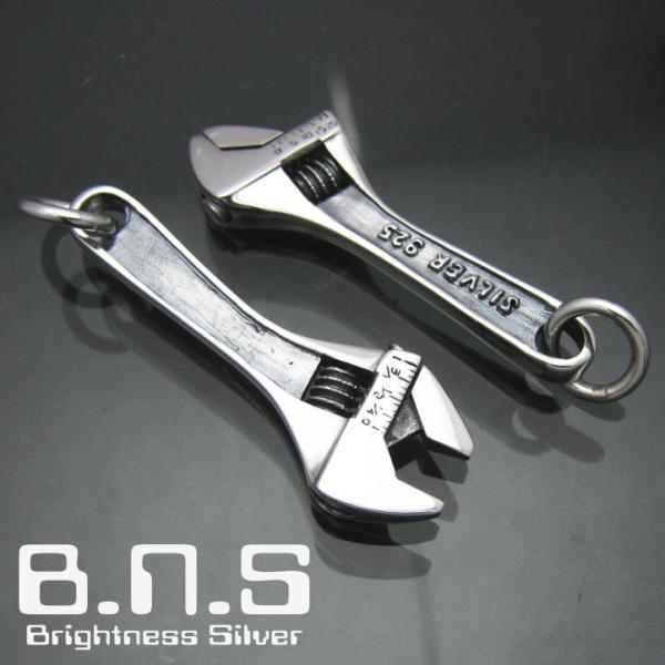 本物のように動く！ Silver toolsモンキーレンチペンダント2 シルバー
