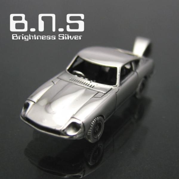 イタリア製。シルバー製。銀製。車のデザインの飾り板。銀のプレート。昔のお品です。 イタリア製。シルバー製。銀製。車のデザインの飾り板。銀の