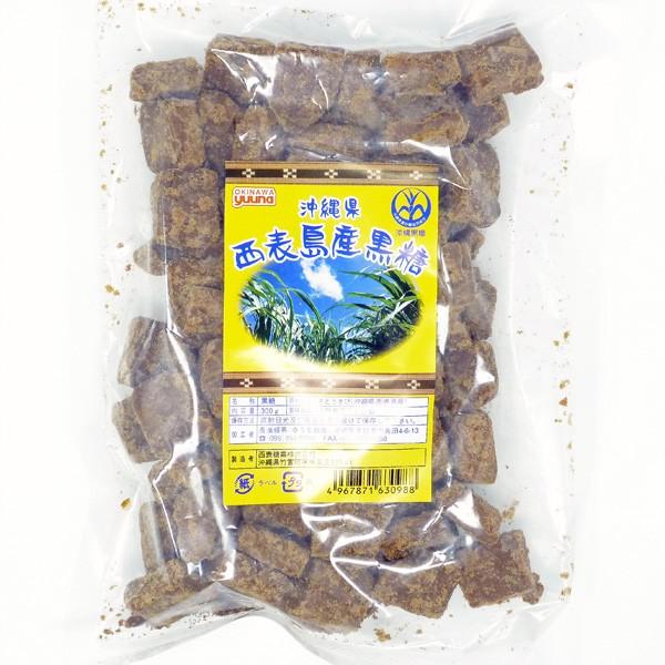 品名／黒糖原材料名／さとうきび（沖縄県西表島産）内容量／300g保存方法／直射日光及び高温多湿を避けて保存してください。