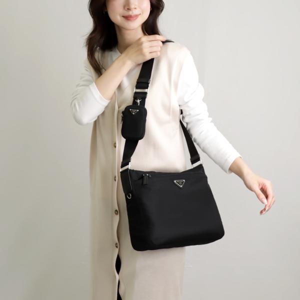 PRADA ブラック 巾着袋 ファスナー付き e-cross_43324712