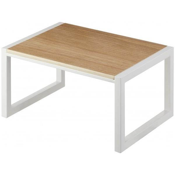 ●高くて届かなかったところにしっかり届くスタイリッシュな踏み台。●ワイドな天板だから小さなお子様でも、安心して歯磨きやキッチンのお手伝いができます。　木製の天板がインテリアにも馴染むシンプルでスタイリッシュなデザイン。腰掛けとして靴の脱ぎ履...