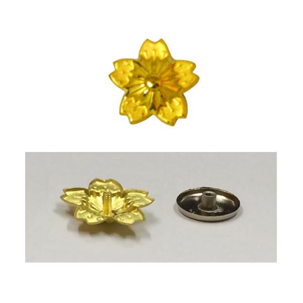 サクラをモチーフにした消防団のシンボル徽章です。ピン留め仕様により装着が簡単で、どなたでも手軽にお使いいただけます。シンプルでありながら洗練されたデザインが特徴で、公式行事や消防活動の場面など、幅広いシチュエーションでご活用いただけます。