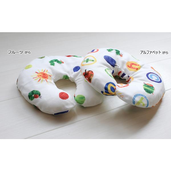 　「お布団やさんのつくったベビー枕」シリーズ　日本製　世界中で愛されパパママもお子さまも親しみのある絵本「はらぺこあおむし」とのコラボデザイン。中身の枕とカバーのどちらも洗濯できます。汗やよだれ汚れもスッキリ清潔に。くぼみのついた枕が赤ちゃ...