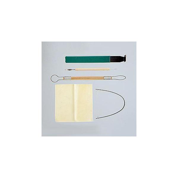 《セット内容》 ●平線かきべら 1●成形カンナ 1●線描べら 1●切り弓 1●仕上げ用皮 1●ビニール収納ケース