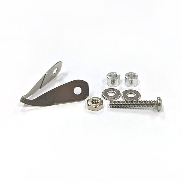 カービングプレーン用 替え刃セット（刃・取付パーツ一式）カービングプレーン専用の替え刃と取付用パーツのセットです。刃が摩耗した際に、本体はそのままで、本体はそのままで刃とパーツを交換することで、本来の切れ味を取り戻せます。刃の固定に必要なネ...