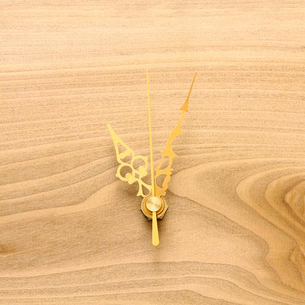 弊社販売中のクォーツ時計スケルトン、ミドルシャフト、ロングシャグト、スイープ時計、クラフトクロック各種に使用可能な時計針です。※ハイクオーツには使用できません。時針・・・50mm分針・・・76mm秒針・・・73mm※サイズは軸の中心からのお...