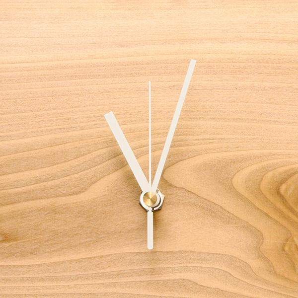 弊社販売中のクォーツ時計スケルトン、ミドルシャフト、ロングシャグト、スイープ時計、クラフトクロック各種に使用可能な時計針です。※ハイクオーツには使用できません。時針・・・53mm分針・・・80mm秒針・・・65mm※サイズは軸の中心からのお...