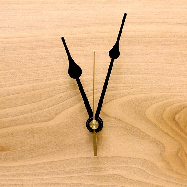 弊社販売中のクォーツ時計スケルトン、ミドルシャフト、ロングシャグト、スイープ時計、クラフトクロック各種に使用可能な時計針です。※ハイクオーツには使用できません。時針・・・81mm分針・・・101mm秒針・・・65mm※サイズは軸の中心からの...