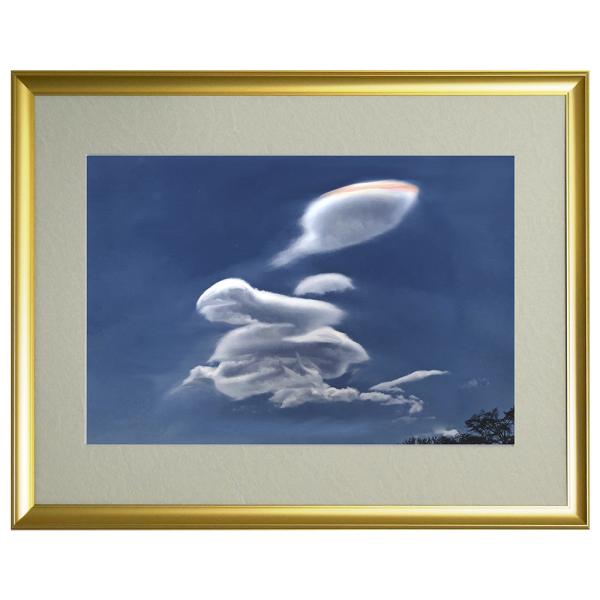 【偕拓堂より直送】日本の山間部には様々な形で神話や伝説が残っています。撮影の当日は、朝から天気が良く、快晴と言ってもよい空でしたが、時々、山間部に不思議な形状の雲が出ていたのを確認していました。写真は、その時に出会ったカットです。一本の雲が...