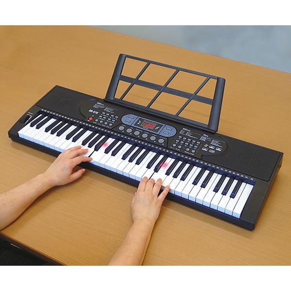 ガイド機能付き電子ピアノ Amazon | 光った鍵盤をなぞるだけ！ガイド機能付き電子ピアノ (61鍵盤