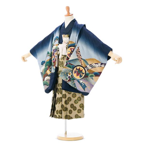 七五三レンタル　ミニ男児5歳　【訳あり】※羽織に糸引きツレが有ります羽織：紺ぼかし地　鷹に屏風絵着物：紺袴：金地　黒丸紋■表地：ポリエステル100％　■裏地：ポリエステル100％　■羽織丈：57cm　肩裄：45.5cm　袖丈：48cm　袴丈...