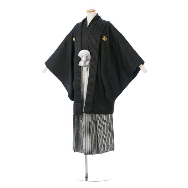 ☆ジュニア袴　レンタル☆卒業の晴れの日には紋付き袴姿で、思い出に残る1日に!!■対応身長:140〜145cm（約）羽織・着丈:79 裄:63 袖丈:49 袴丈:80（cm）※肩上げ済■色・柄羽織: 黒地紋　金刺繍紋付き着物: 黒地紋袴: 白...