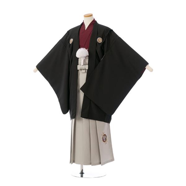 小学生　袴レンタル　男の子ジュニア袴　フルセット十三参り、1/2成人式、家族写真の撮影、イベントなどにどうぞ!■対応身長:145〜150cm（約）羽織・着丈83 裄:65 袖丈:56 袴丈:83(cm)※肩上げ済■色・柄羽織:黒　刺繍紋着物...