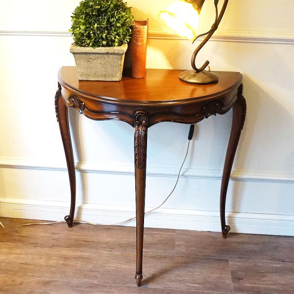 【商品番号】0150113【商品名】マリナカッシーリ コンソールテーブルM  【サイズ】幅 70×奥行 35×高さ 70cm（単位はセンチ）【生産国】インドネシア  【材質＆仕上げ】マホガニー材無垢、ウレタン塗装　アンティーク仕上げ  【コ...