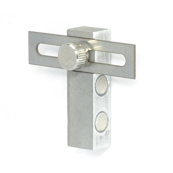 【商品説明】FC-30等のシリンダーキーマシンで短い鍵の先端合わせやストッパーの加工をする際に使用するパーツです。パーツ側面にマグネットが装備されているので、バイスに固定する事が出来ます。【商品詳細】使用可能キーマシン：FC-30・31・3...