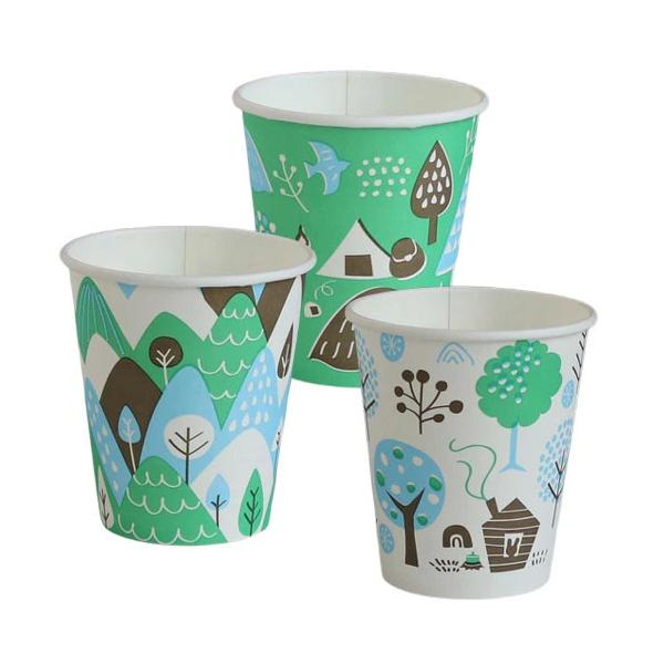 商品コード：20166811個あたり3.58円■3色アソートのキャンプ柄デザインカップです。■こちらの紙コップは、HOT＆COLDどちらにもご使用頂けます。■紙コップを使用することにより、常に新しいコップをご使用頂けますので衛生状態の確保や...