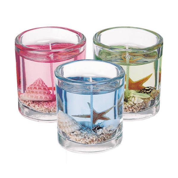 カラフルなジェル状のろうそくに、海を思わせる貝殻や砂を入れたアロマキャンドルです。- 内容量：3種（ピンク：ローズ、ブルー：シーブリーズ、グリーン：トロピカル 各1個）- 1個サイズ：直径約5cm、高さ約6cm- 原産国：台湾製- その他：...