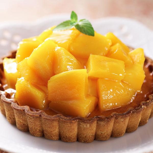 甘さ控えめのなめらかなカスタード風味のクリームは、トロッと柔らかな果肉と美味しく調和し、トロピカルテイストを満喫できます。サクッとしたタルト生地と、アーモンドプードルで焼き上げたダマンドの香ばしさもお楽しみください。◎ご用途に合わせてのしを...