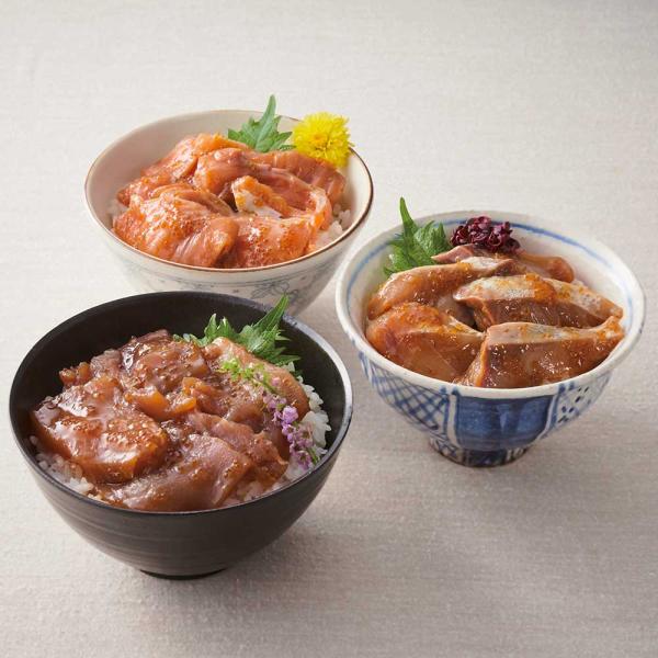 脂がのった海鮮具材（マグロ、ブリ、サーモン）を特製ダレで漬け込んだ海鮮漬け丼の具。だし茶漬けでもお楽しみいただけます。- 内容量：海鮮漬け（サーモン・まぐろ・ぶり）各60g- 箱サイズ：13.5×33.5×4.5cm- 賞味期間：冷凍60日...