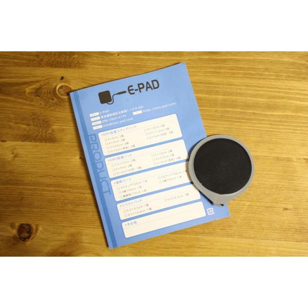 ■サイズ：6.5×6.5cm■個数：2個■接続端子：2mm■材質：シリコン■保管方法：使用後は汗・皮脂等を拭き取り保管して下さい。■交換時期：通電力が弱くなってきた時■使用上の注意 　L複数人が同じパッドを共有し、使用するのは好ましくありま...