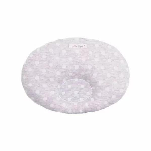 ●ピロー　枕●ドット柄がかわいいナチュラルなピローの登場です。●後頭部の収まりのよいくぼんだ形状になっているので赤ちゃんの頭をやさしく受け止めます。 ●赤ちゃんにやさしい接結水玉素材使用★ ●大切な赤ちゃんへ。ギフトにもおすすめ★▼サイズ等...
