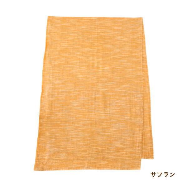 ●マルチクロス ウェフトスラブ w145×h225cm●不規則にねじることでムラのある表情を生み出すスラブ糸を緯糸（横の糸）に使っているマルチカバーです。透け感に独特の濃淡があり、ナチュラルな印象を与えながら、どことなくヴィンテージ感を感じ...