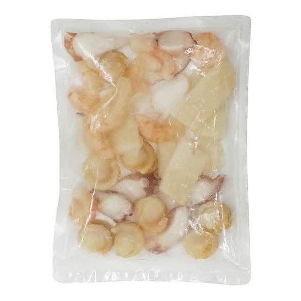 北海道近海の代表的な魚介類をカットしたシーフードミックス。甘エビ、スルメイカ、水タコ、帆立貝の4種類が入っています。バラ凍結ですので使いたい分だけ使用できて便利です。原材料：甘エビ（北海道産）、スルメイカ（北海道産）、水タコ（北海道産）、帆...