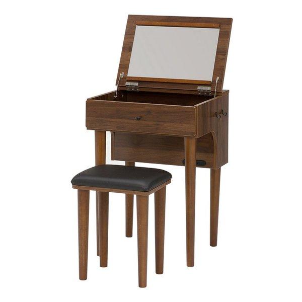 2口コンセントとスツールが付いた便利なドレッサーセット。天板を閉じれば簡易デスクに早変わり。