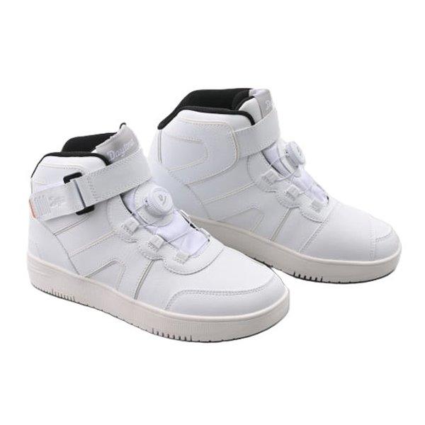 急な雨でも安心なスニーカースタイルの防水ライディングシューズ