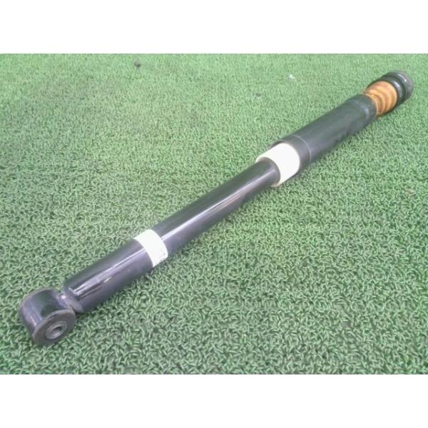 フィット DBA-GK3 GK4 GK5 GK6 右後ろ 右リア ショックアブソーバー