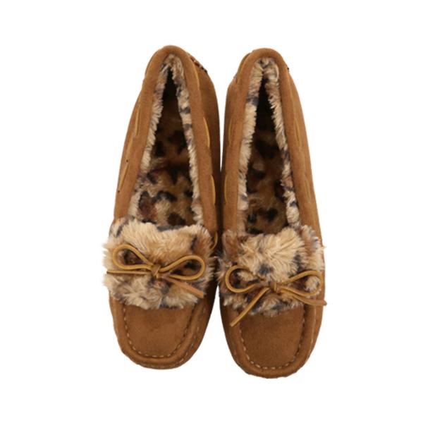 【ご購入後の当店からの連絡はご登録のメールアドレスに通知いたします。必ずご確認ください】【商品概要】あったかコーデにぴったりなムートンモカシン。内側ぎっしりのファーに加えて、甲部分にもファーを施し、見た目にもあったかなデザインに仕上げました...