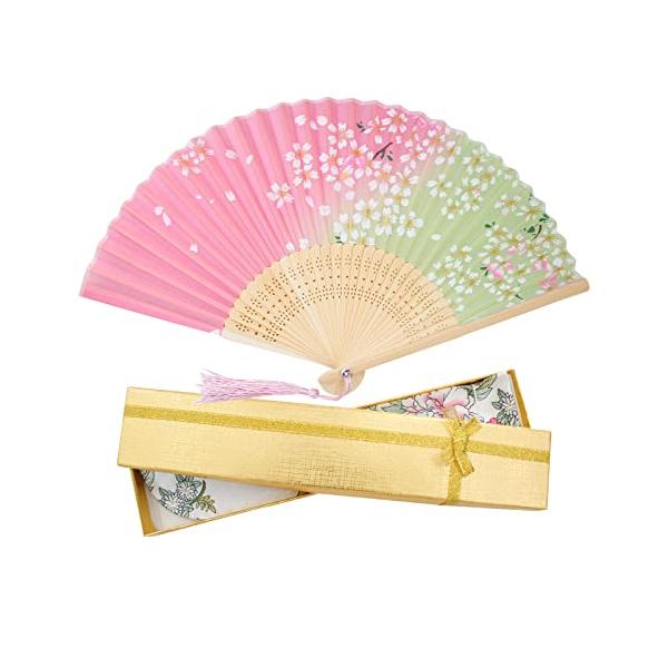 【ご購入後の当店からの連絡はご登録のメールアドレスに通知いたします。必ずご確認ください】【商品概要】素材：「扇面」高級シルク100％/「骨組」天然竹製使用 はっきり見える透かし、きめが細かく張りのある美しいシルク。和風デザイン：華やかな花柄...